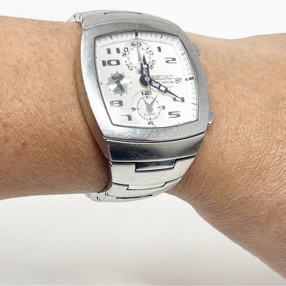 Seiko Men's SNA143 Premier Chronograph Watch - Picture 4 of 11